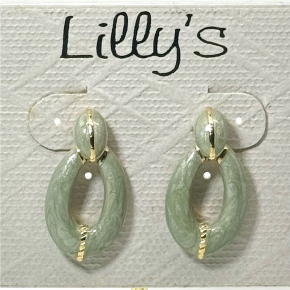 Vintage Gold & Mint Enamel Drop Earrings by Lilly’s - Classic & Elegant Design - Picture 1 of 7